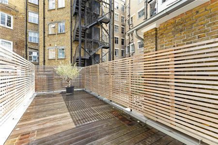 4 bedroom mews to rent - Photo 2