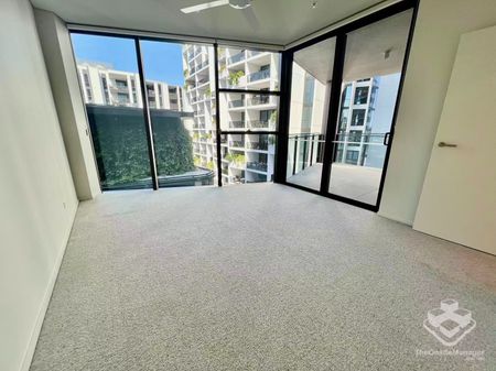 Near New 2-Bedroom Apartment in West Village - Prime Inner-City Living! - Photo 2