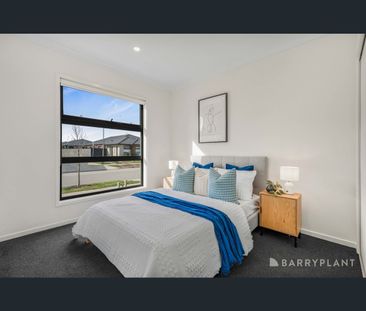 13 Albus Crescent, Officer, Vic 3809 - Photo 3