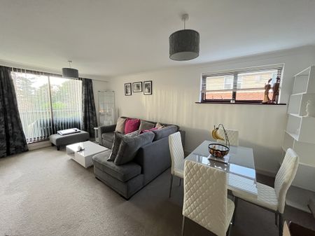 2 bed apartment to rent in Belle Vue Road, Poole, BH14 - Photo 3