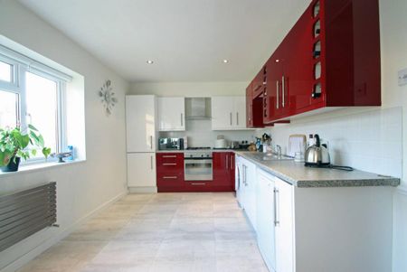 2 bedroom flat to rent - Photo 5