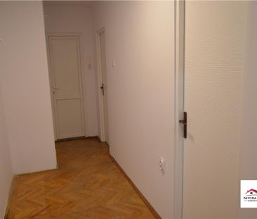 Ap. 2 Camere Mobilat si Utilat cu Parcare Privata Zona 7 Noiembrie - Fotografie 3
