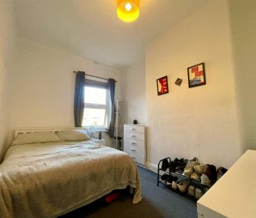 Compton Street, Clifton Green - Photo 1