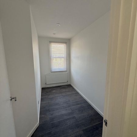 2 Bed Flat, South Norwood, SE25 - Photo 4