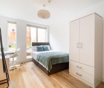 3 bedroom flat to rent - Photo 4