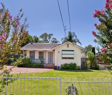 Three Bedroom home with a great yard - Photo 5