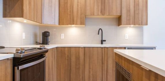 Squamish Furnished 2 Bed + Office 2 Bath Penthouse w/ Patio @ Vantage - Photo 2