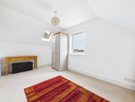 Windmill Road, Hampton Hill, TW12 - Photo 2