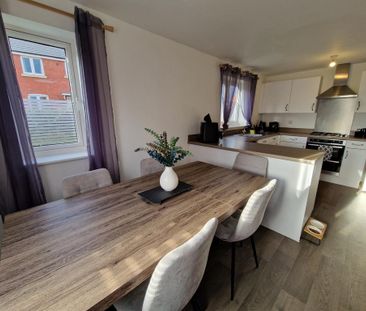 3 bedroom detached house to rent - Photo 3