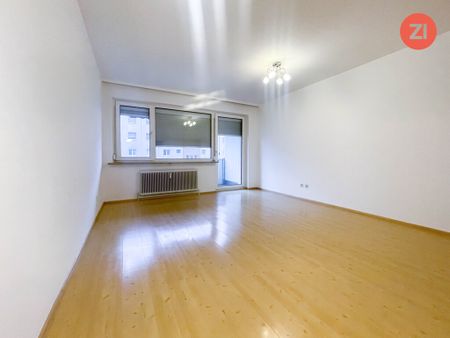 3- Zimmer Wohnung mit Küche und Loggia - Photo 2