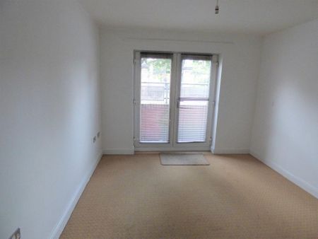 2 bedroom flat to rent - Photo 3