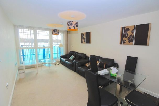 2 bedroom flat to rent - Photo 1