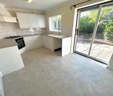 3 bedroom semi-detached house to rent - Photo 6