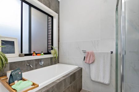 Nestled in the heart of Happy Valley, South Australia, lies a charming three-bedroom house available for lease. - Photo 5