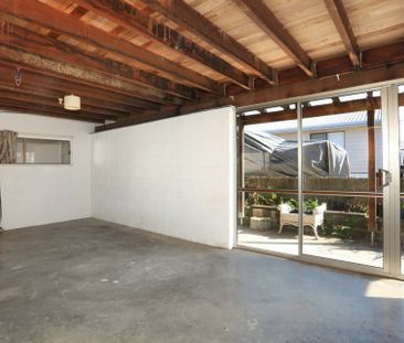 PRIME LOCATION - Photo 2