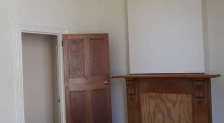 LARGE KINGSLAND 4/5 BEDROOM OPPOSITE EDEN PARK - Photo 5