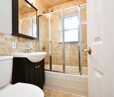 For Lease - 7 Lesbury Avenue, Brampton, Ontario - Photo 2