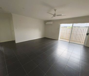 BREAK LEASE - Modern 4-Bedroom Home in Sought-After Gainsborough Gr... - Photo 1