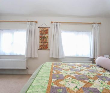 2 bedroom semi-detached house to rent - Photo 6