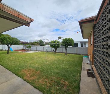7 Mulqueeny Street, Wodonga VIC 3690 - House For Rent | Domain - Photo 5