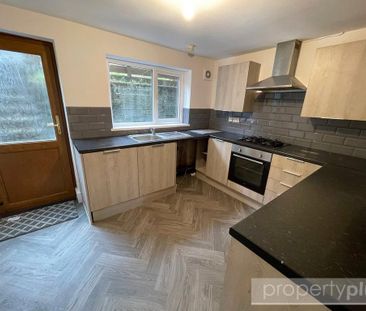 2 bedroom terraced house to rent - Photo 2