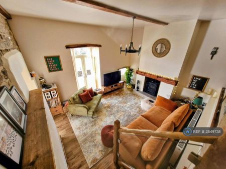 3 bedroom semi-detached house to rent - Photo 3