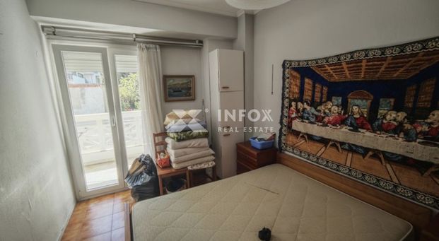 Εξαιρετικο ακινητο στην περιοχη της Καλαμαριας!Το διαμερισμα ειναι οπισθιο και ησυχο απο την οχληση της πολης.Ειναι επιπλωμενο και ετοιμο για ιδιοκατοικιση αλλα και επενδυση! - Photo 1