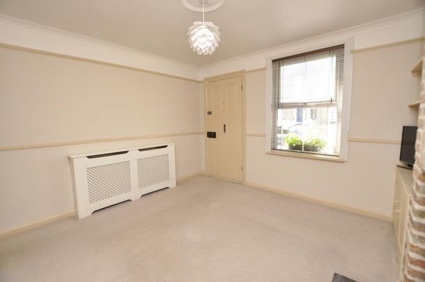 3 bedroom terraced house to rent - Photo 1