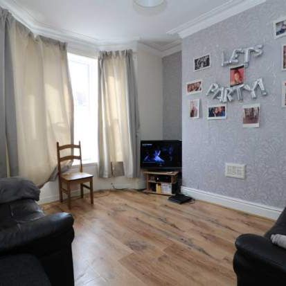 4 bedroom property to rent in Liverpool - Photo 1