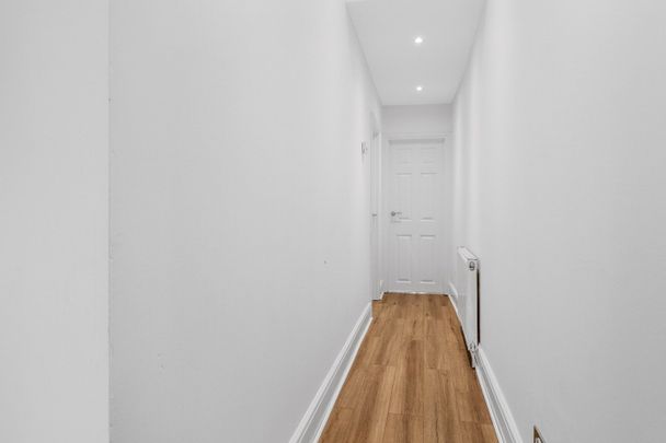 2 Bed Flat, Springbank Road, SE13 - Photo 1