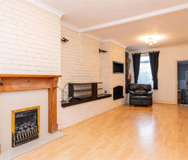 2 bed House - Mid Terrace To Let - Photo 3