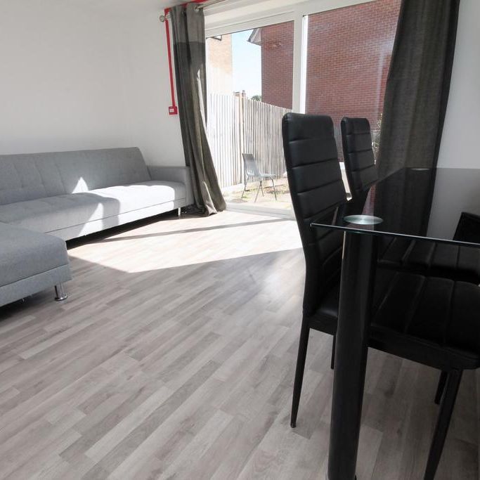 5 bedroom terraced house to rent - Photo 1