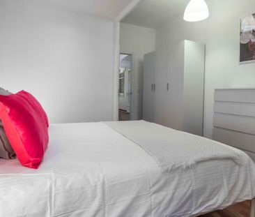 Carrer de Muntaner, Barcelona, Catalonia 08021 - Photo 1