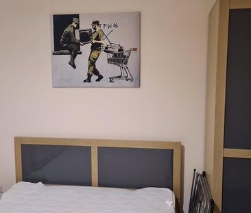 House share to rent - Photo 3