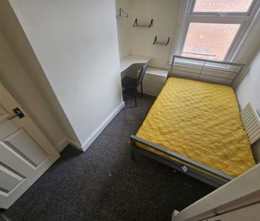 1 bedroom in a house share to rent - Photo 6