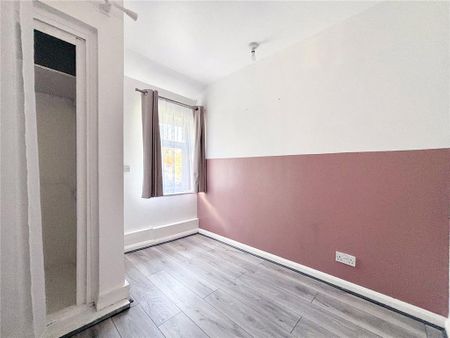 2 bedroom maisonette to rent - Photo 2