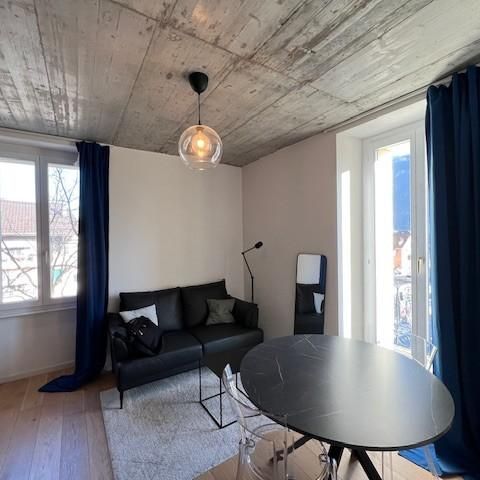 Joli studio meublé au 2ème étage avec petit balcon - Photo 1