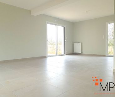 Location Maison 6 pièces 102m² - Photo 2