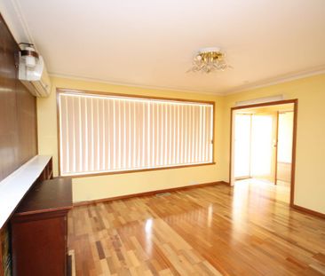 5 BEDROOM FAMILY HOME - Photo 1