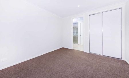 FIVE BEDROOM HOME - Photo 5