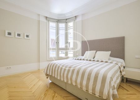 Flat for rent in Recoletos (Madrid) - Photo 4