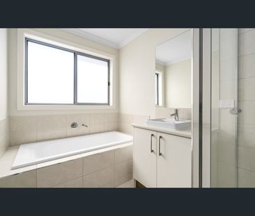 2 Stonefly Circuit, Weir Views, Vic 3338 - Photo 5