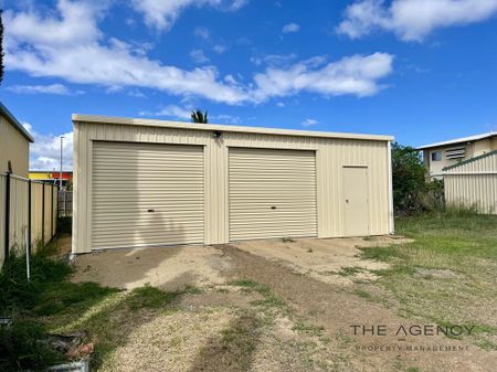 Charming Family Home with a Shed! - Photo 3