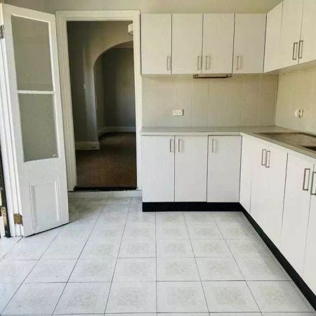 77 Northumberland Avenue, Stanmore - Photo 3