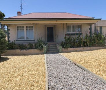 Solid Three Bedroom Family Home - Photo 4