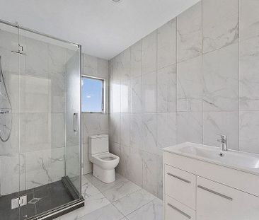 Well Designed 5 Bedroom + 3 Bathroom House - Photo 6