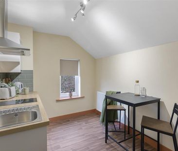 Studio to rent - Photo 5