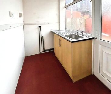 3 bedroom end of terrace house to rent - Photo 1