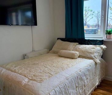 Room in a Shared Flat, Adriatic Apartments, E16 - Photo 1