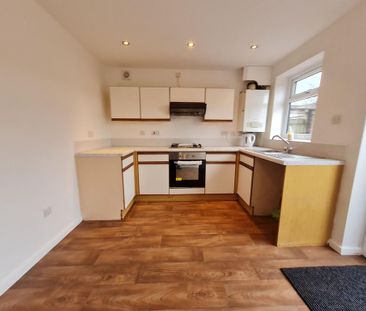 2 bedroom semi-detached house to rent - Photo 3